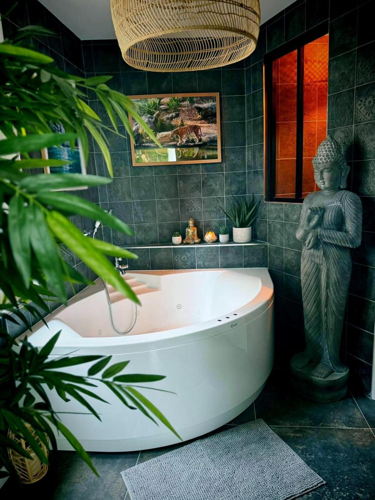 La Jungle Insolite, Spa, Ecran Cinema, Lit A Baldaquin King Size, Day Use, 10 Min Centre Amiens Eksteriør bilde